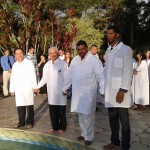Batismo - Pastores  G. Miguel, Lemos, Francisco Nonato e Abmael se preparando para entrar nas aguas batismais